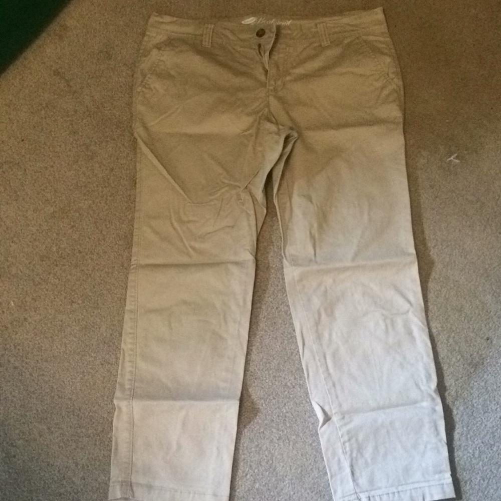 Khaki Old Navy Boyfriend Capris